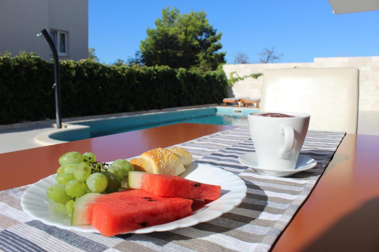 Villa Amorena - Adults Only Bol Zewnętrze zdjęcie