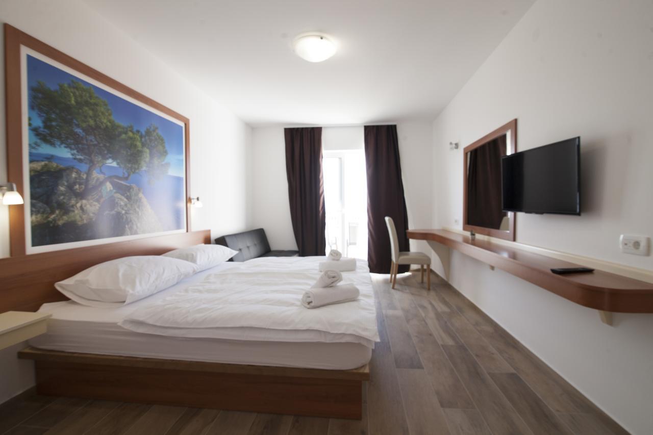 Villa Amorena - Adults Only Bol Zewnętrze zdjęcie