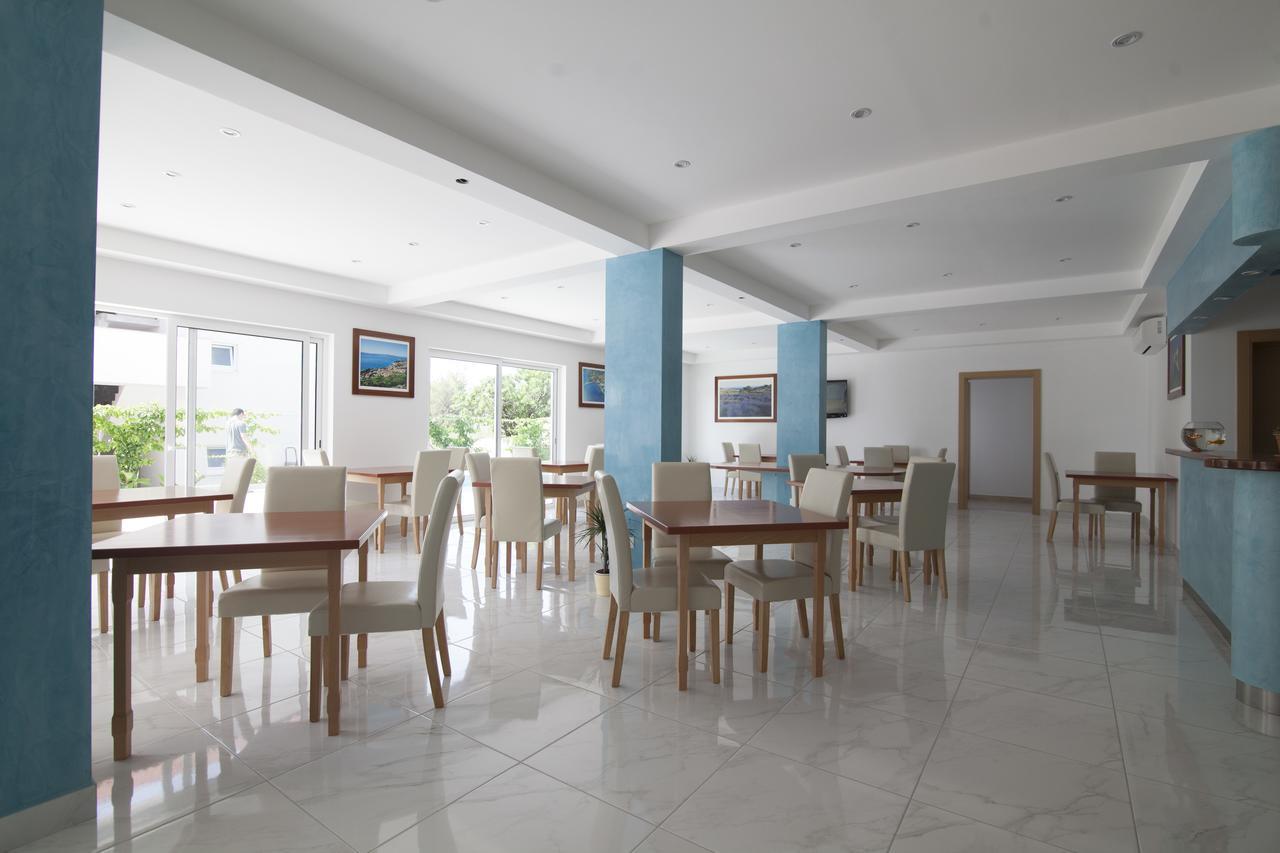 Villa Amorena - Adults Only Bol Zewnętrze zdjęcie