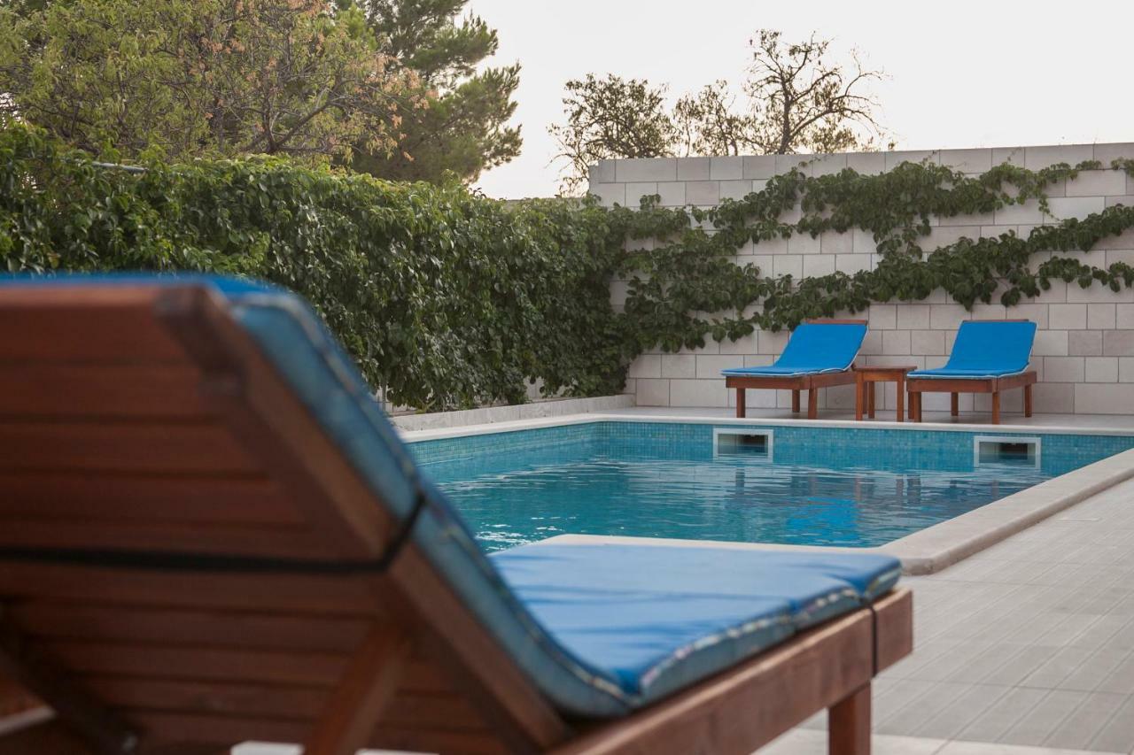 Villa Amorena - Adults Only Bol Zewnętrze zdjęcie