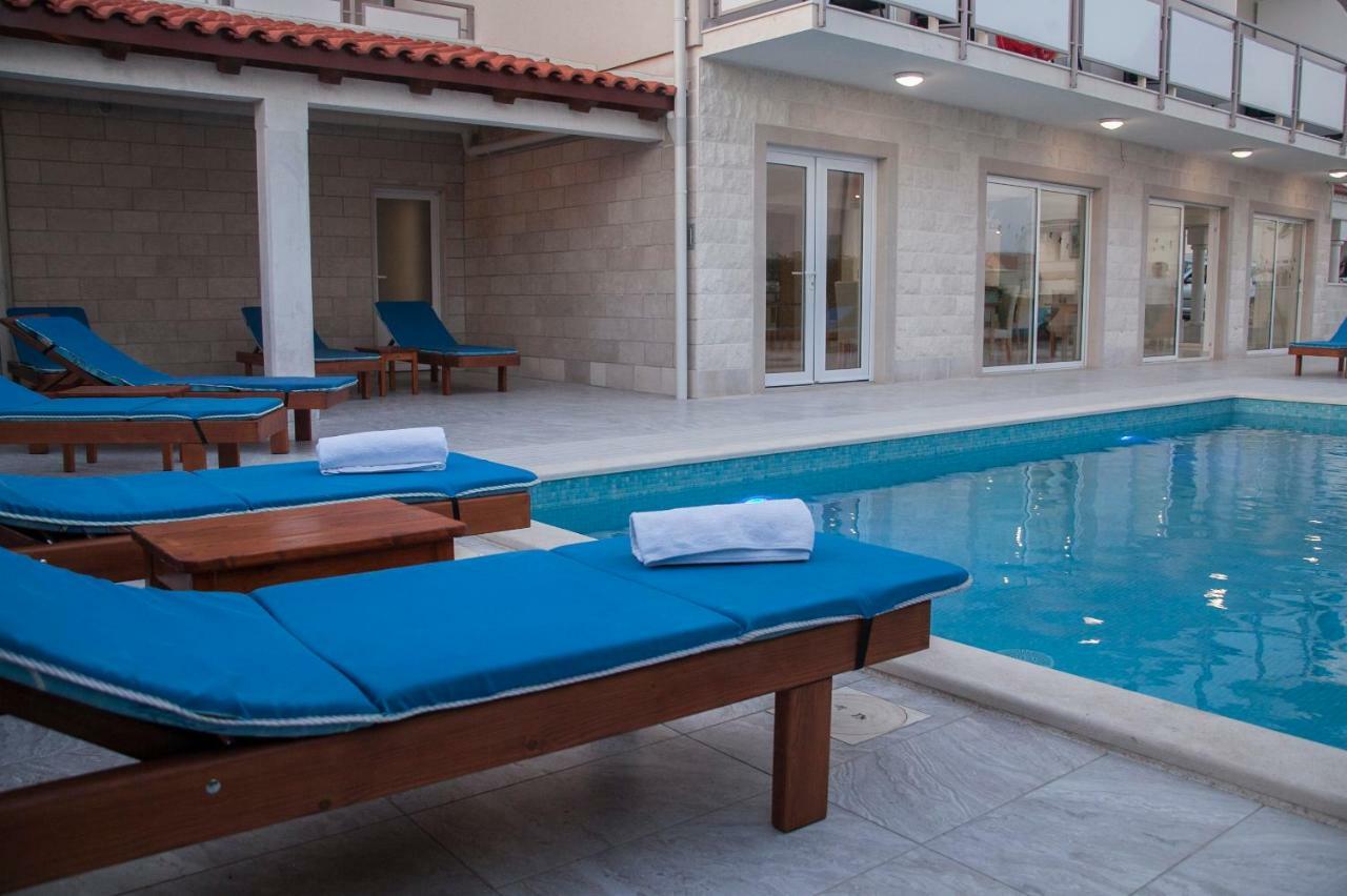 Villa Amorena - Adults Only Bol Zewnętrze zdjęcie